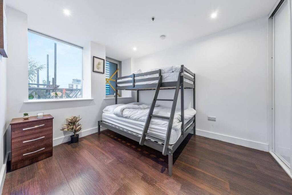 Sleep 7 20 Mins From London Waterloo Bp65公寓 外观 照片