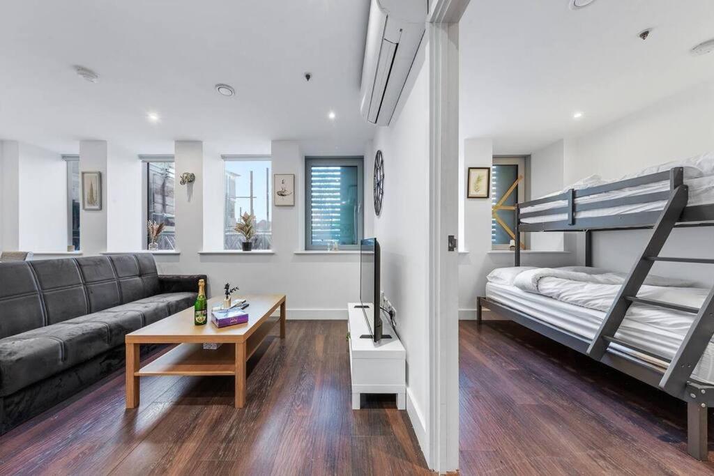 Sleep 7 20 Mins From London Waterloo Bp65公寓 外观 照片
